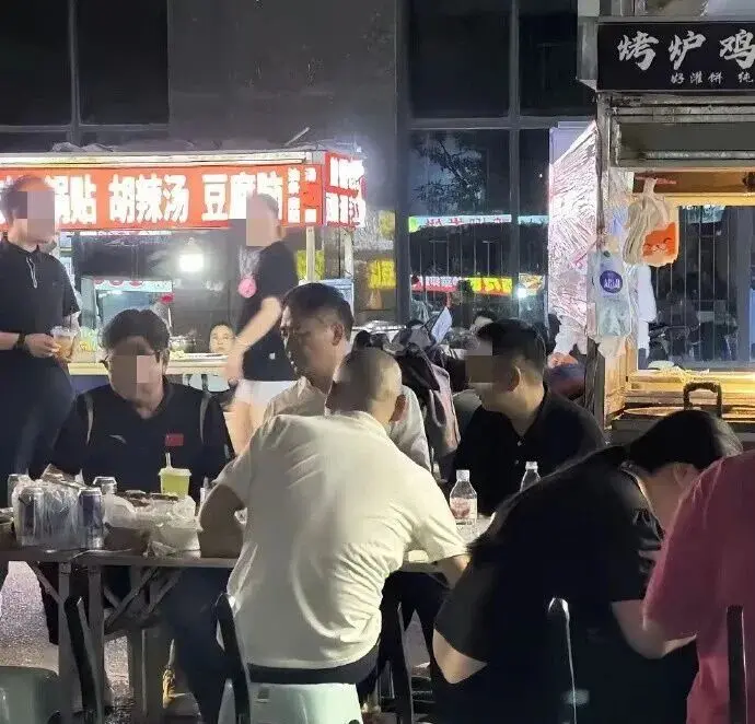市摊主告诉, 始人, 兑现诺言