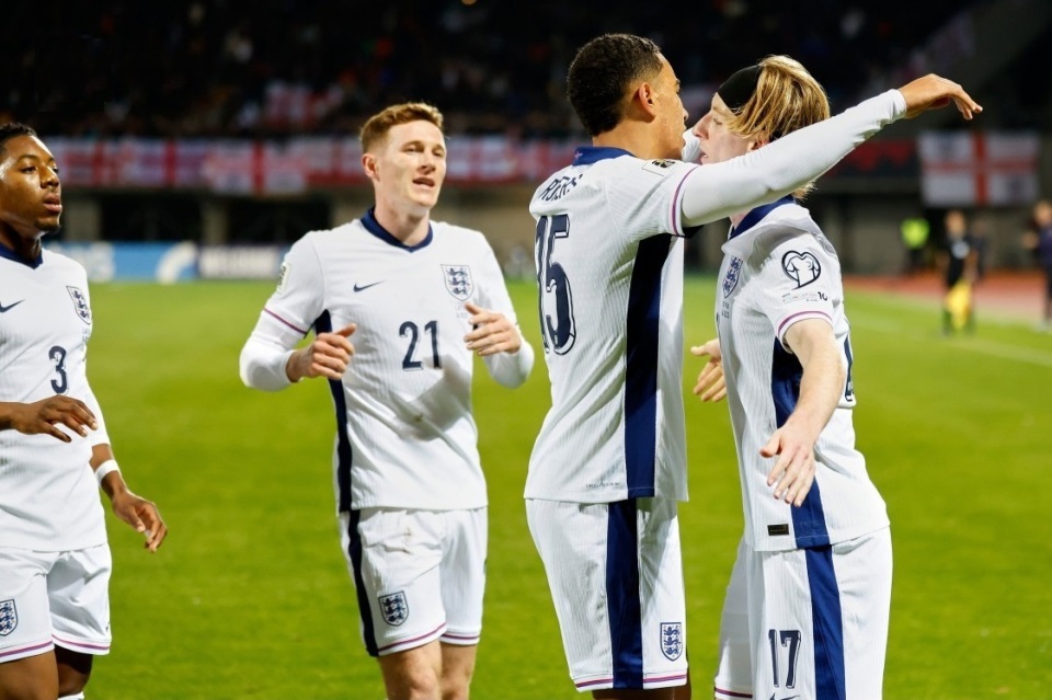 元先生的踢, inews