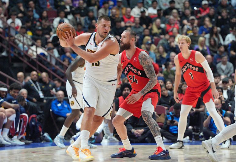 小阿德尔曼, 并在季后赛